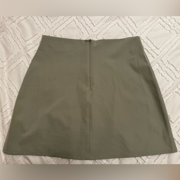 Sage green skirt - Picture 2 of 2